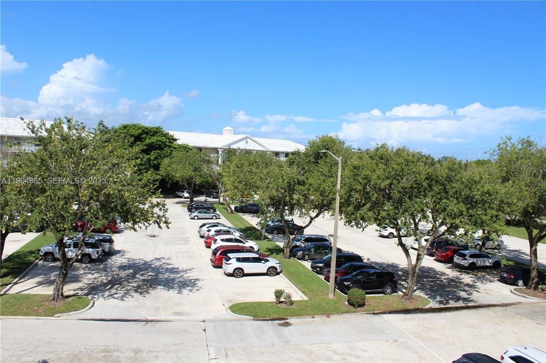 For Sale: $220,000 (2 beds, 2 baths, 1437 Square Feet)