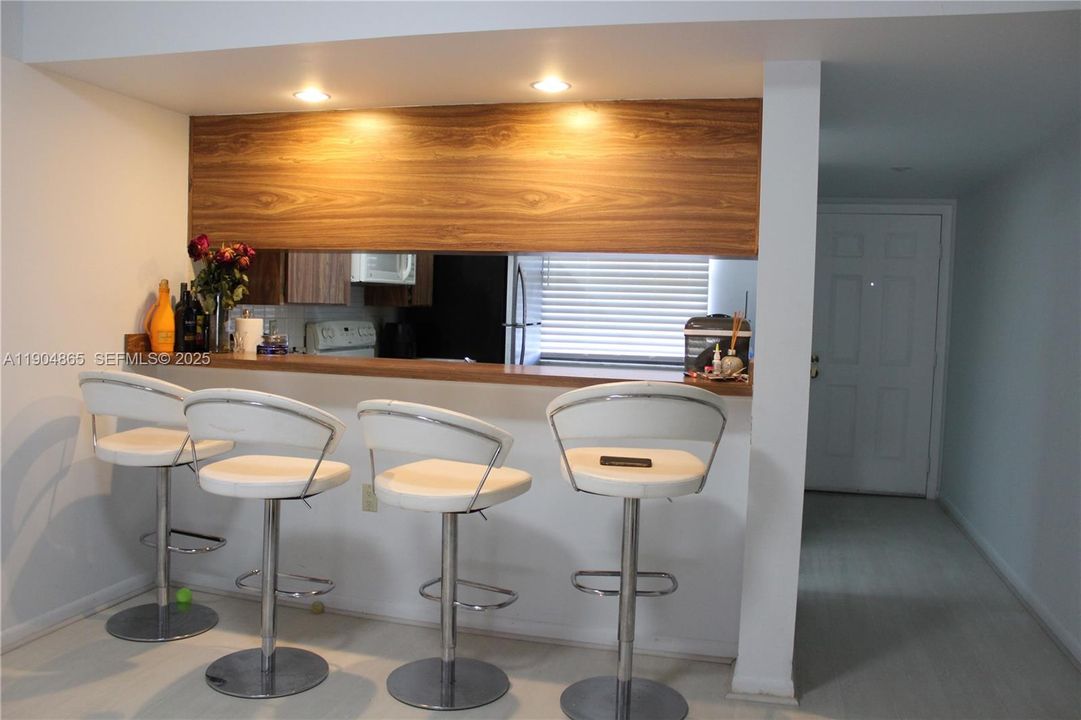 For Sale: $220,000 (2 beds, 2 baths, 1437 Square Feet)