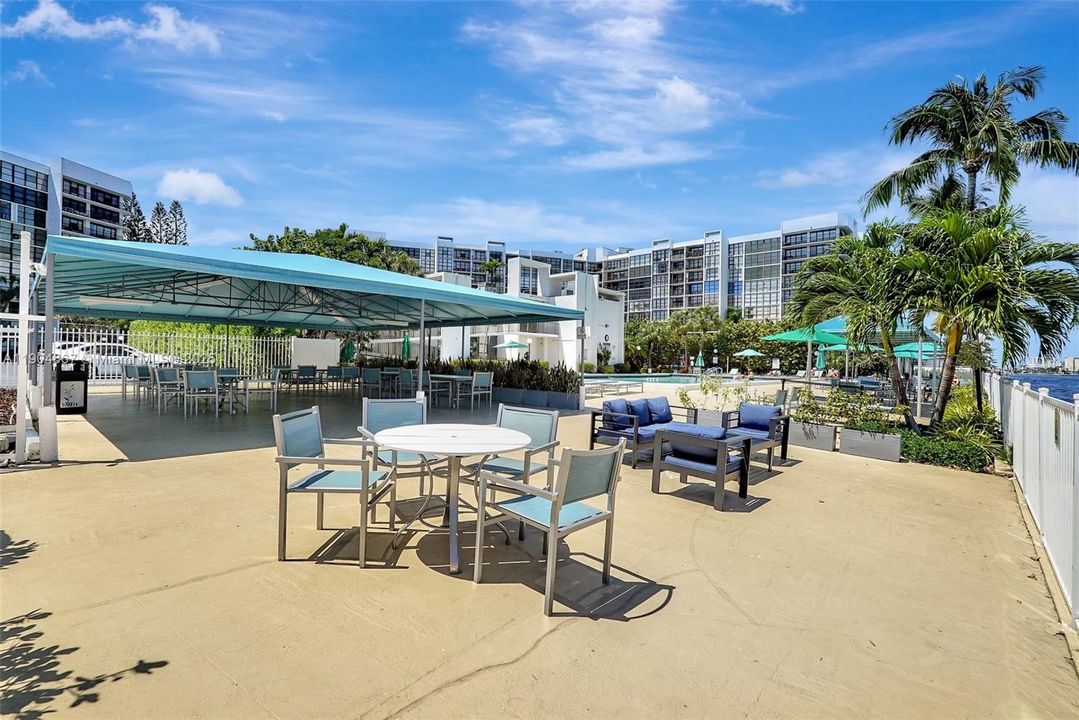 For Sale: $209,000 (1 beds, 1 baths, 875 Square Feet)