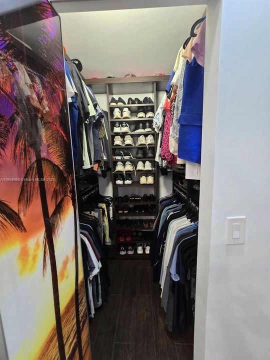 待售: $238,000 (2 贝兹, 2 浴室, 933 平方英尺)