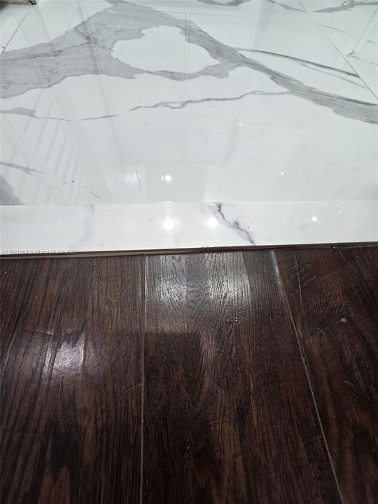 待售: $238,000 (2 贝兹, 2 浴室, 933 平方英尺)