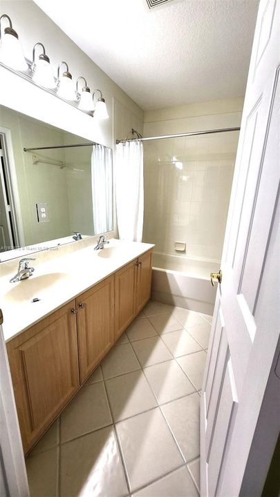 For Sale: $724,000 (4 beds, 2 baths, 2573 Square Feet)