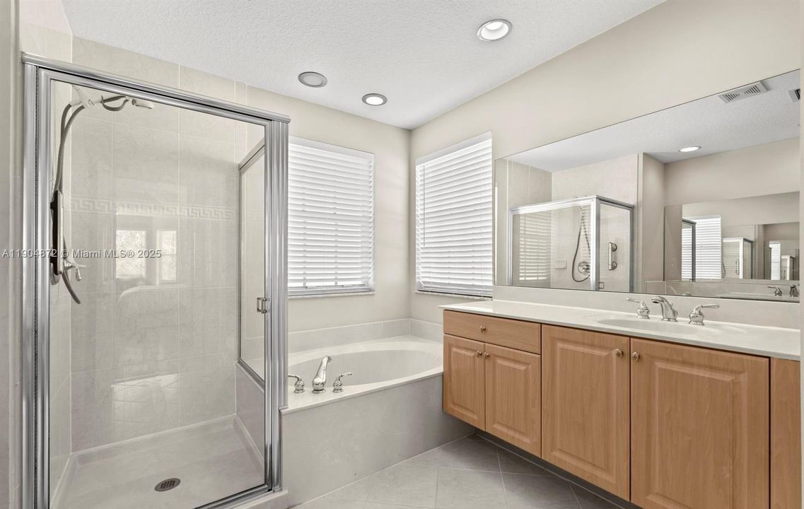 For Sale: $724,000 (4 beds, 2 baths, 2573 Square Feet)