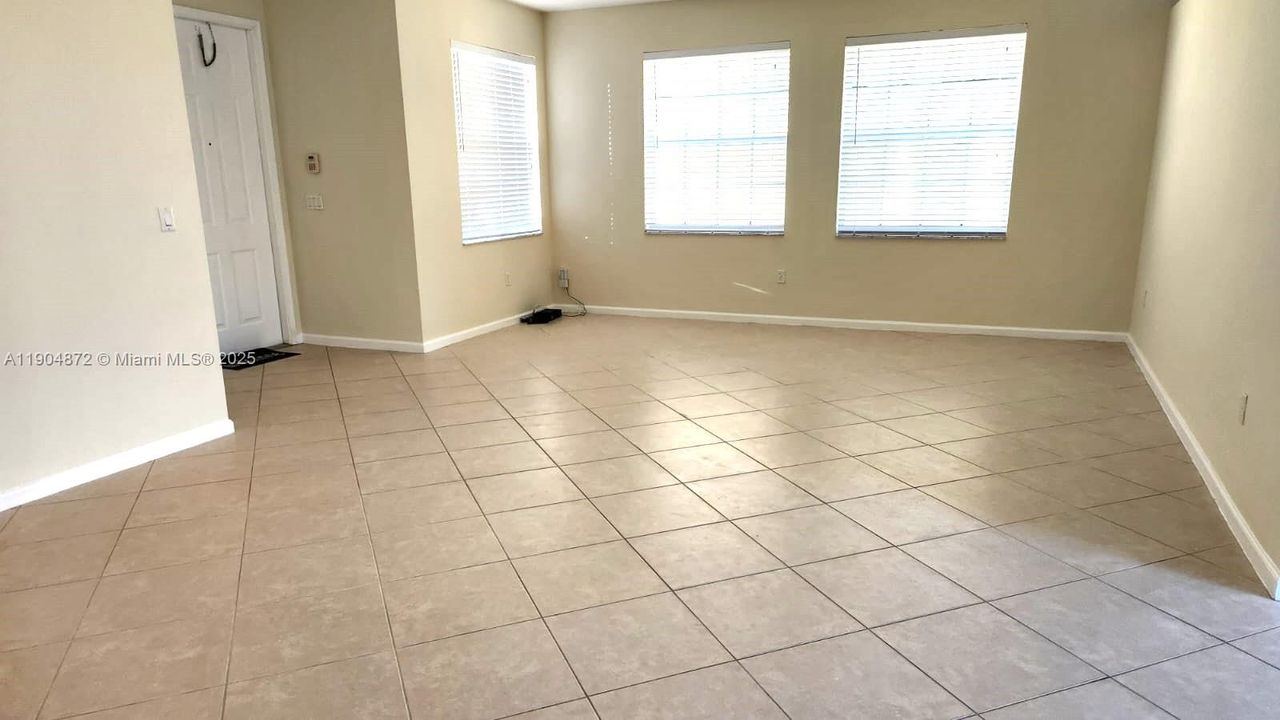 For Sale: $724,000 (4 beds, 2 baths, 2573 Square Feet)