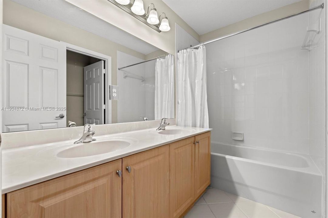 For Sale: $724,000 (4 beds, 2 baths, 2573 Square Feet)