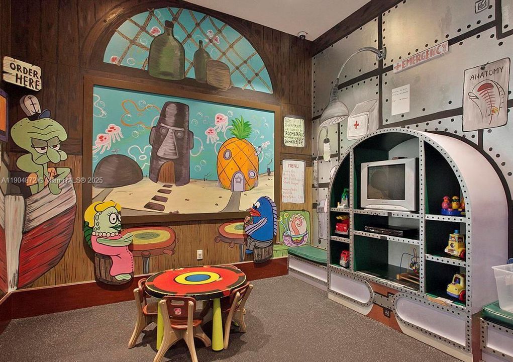 For Sale: $724,000 (4 beds, 2 baths, 2573 Square Feet)