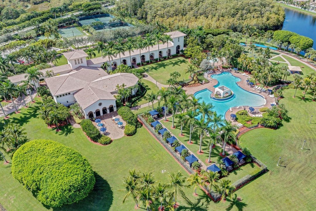 For Sale: $724,000 (4 beds, 2 baths, 2573 Square Feet)