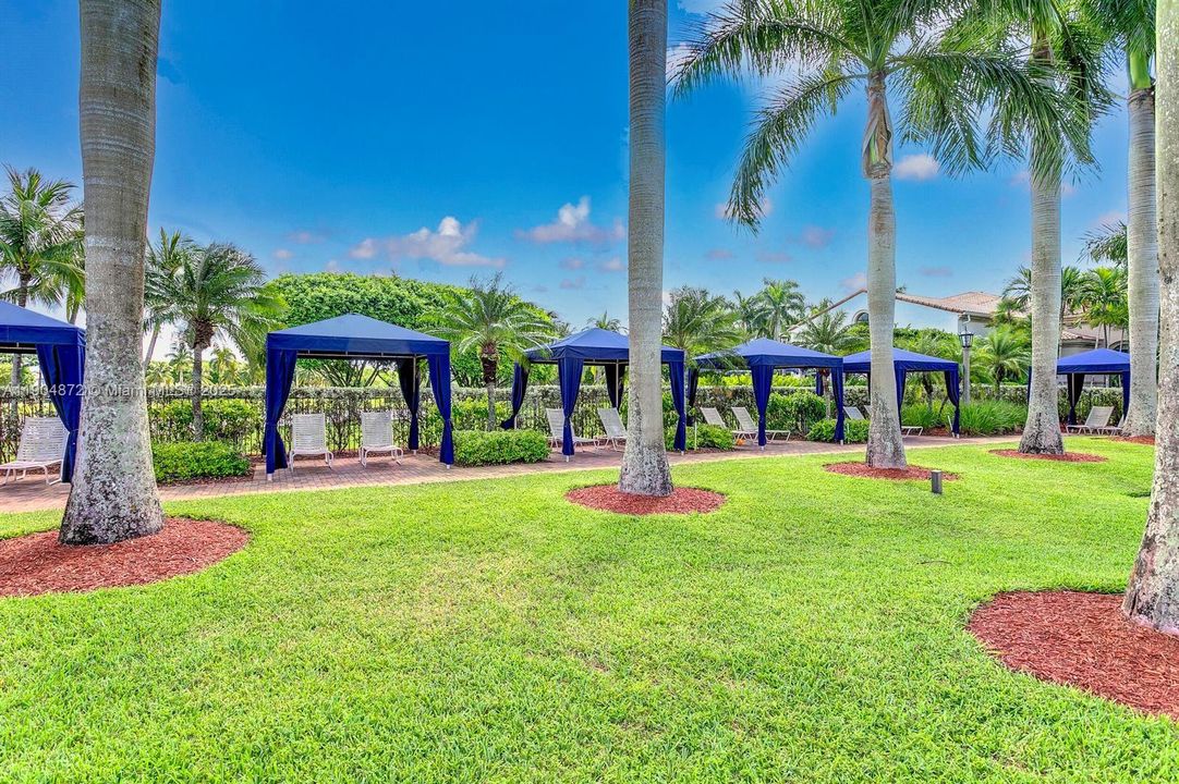 For Sale: $724,000 (4 beds, 2 baths, 2573 Square Feet)