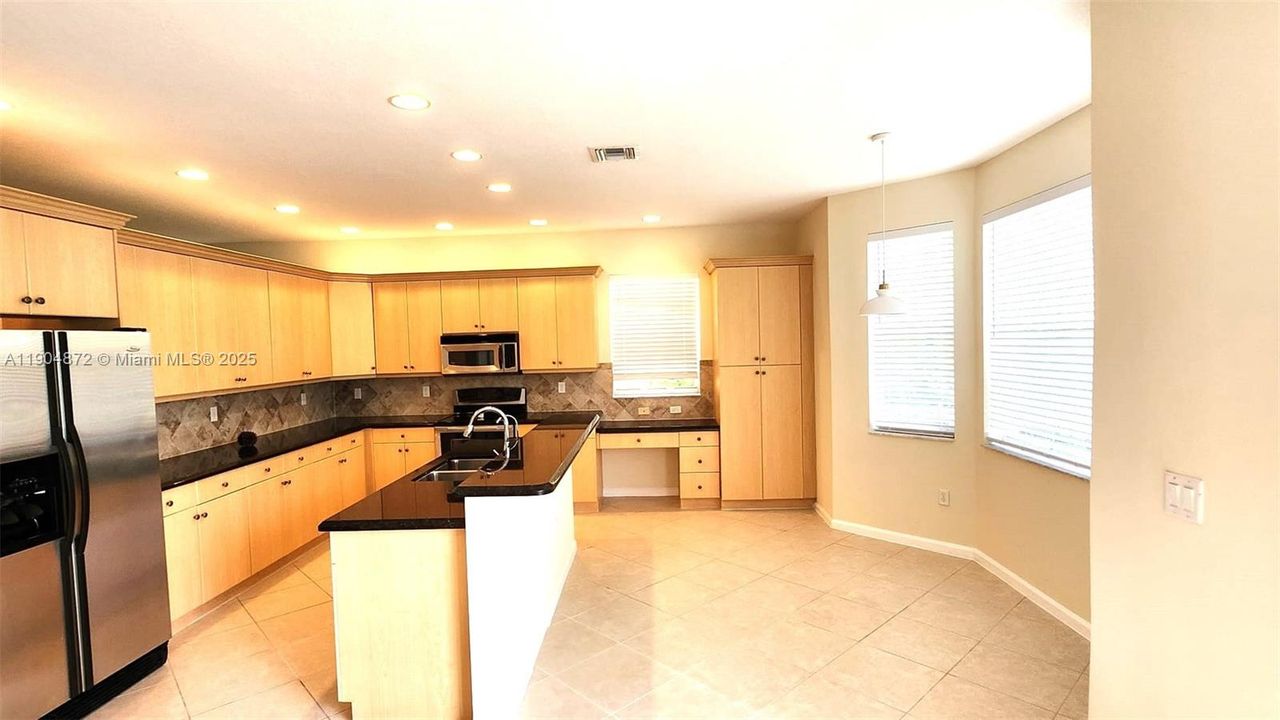 For Sale: $724,000 (4 beds, 2 baths, 2573 Square Feet)