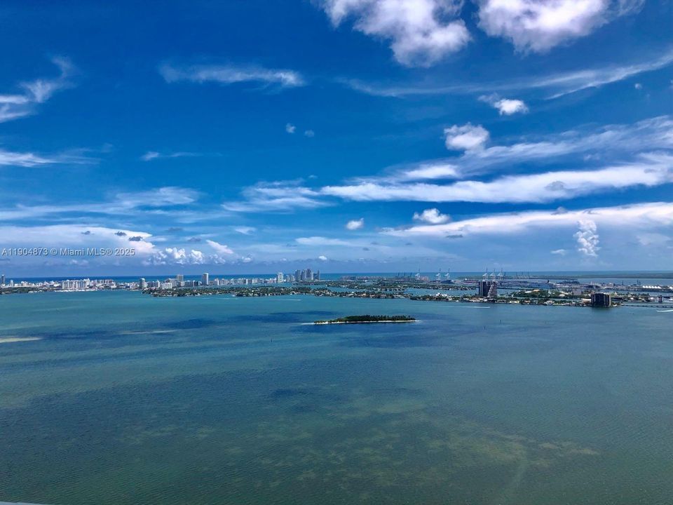 Recently Rented: $5,150 (1 beds, 2 baths, 1014 Square Feet)