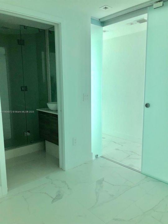 Recently Rented: $5,150 (1 beds, 2 baths, 1014 Square Feet)