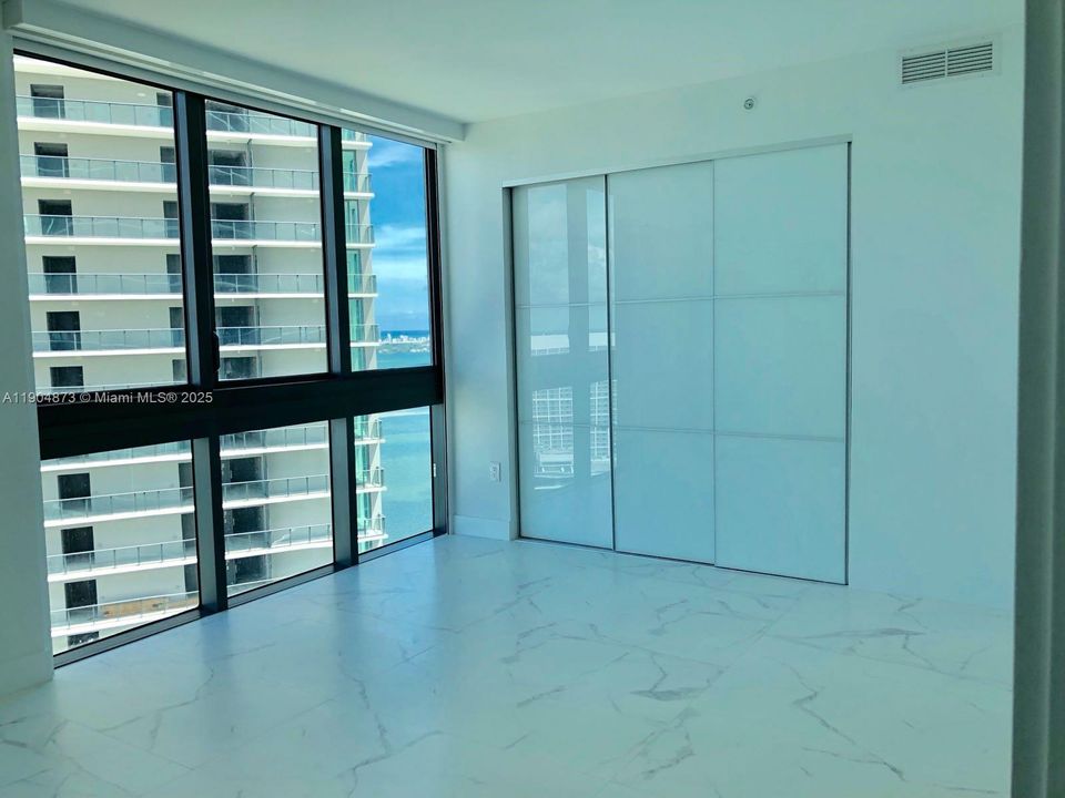 Recently Rented: $5,150 (1 beds, 2 baths, 1014 Square Feet)