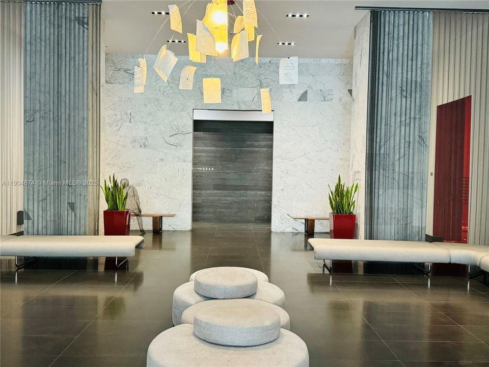 For Sale: $505,000 (2 beds, 2 baths, 1018 Square Feet)