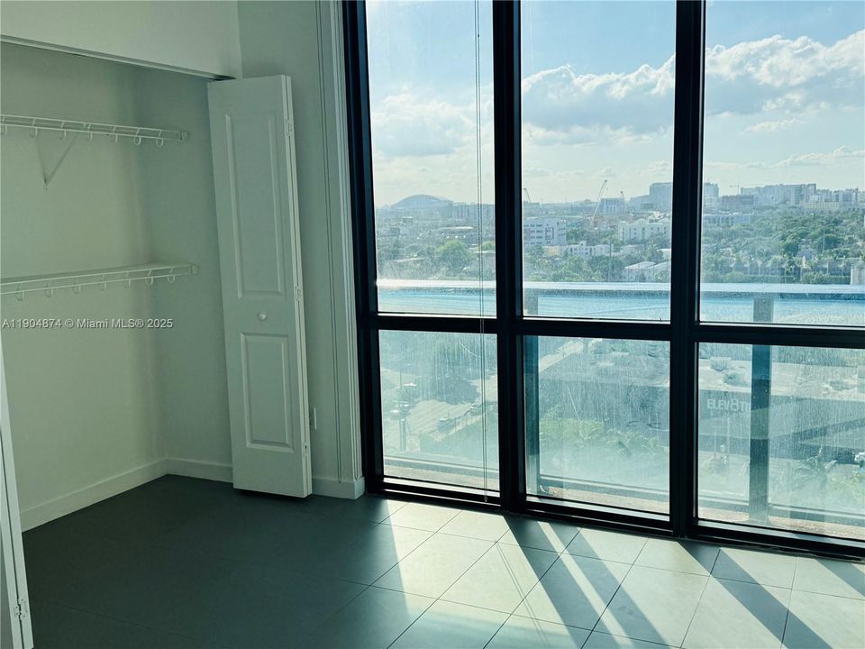 For Sale: $505,000 (2 beds, 2 baths, 1018 Square Feet)