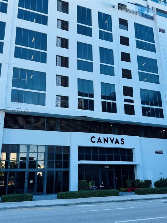 For Sale: $505,000 (2 beds, 2 baths, 1018 Square Feet)