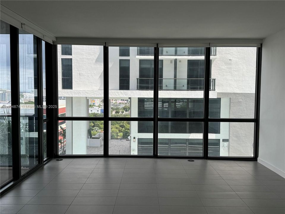 For Sale: $505,000 (2 beds, 2 baths, 1018 Square Feet)