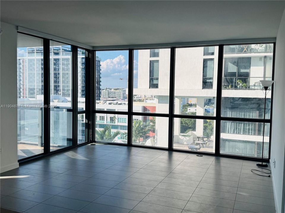 For Sale: $505,000 (2 beds, 2 baths, 1018 Square Feet)