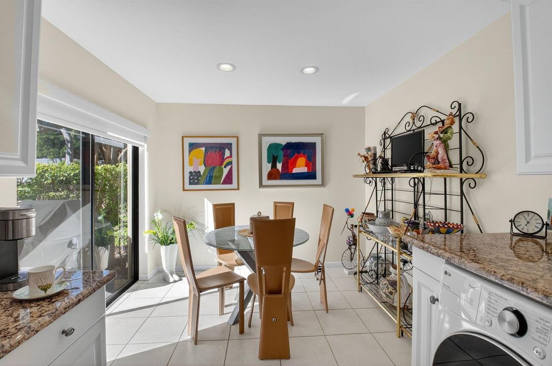 Eat-In Kitchen