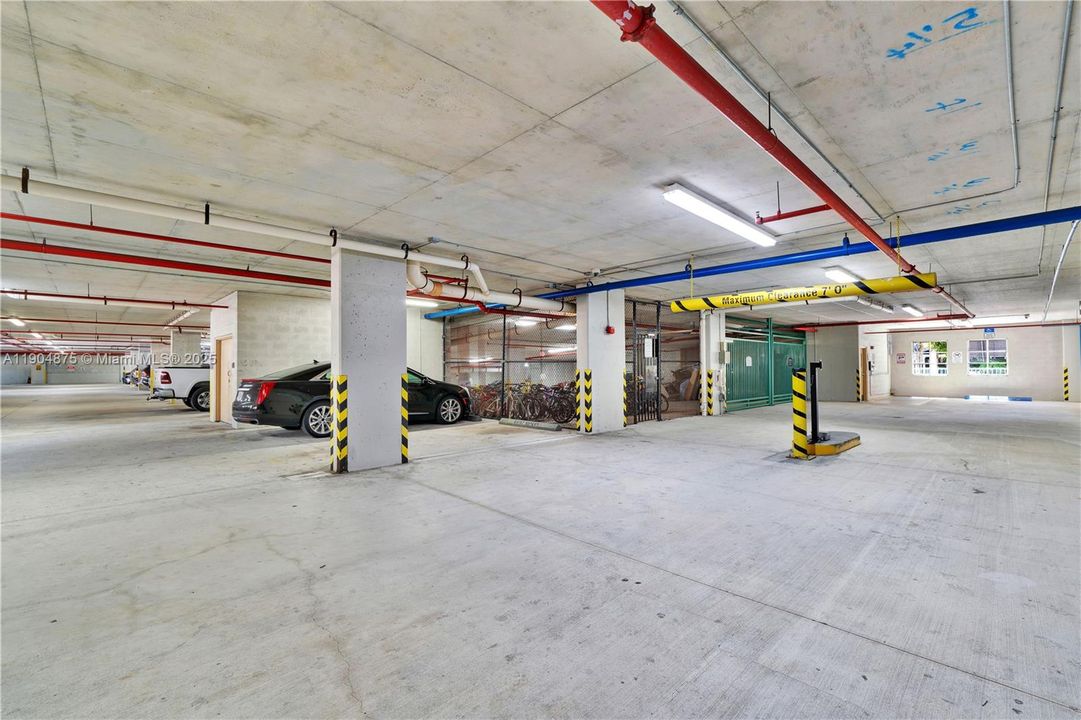 For Sale: $375,000 (2 beds, 2 baths, 1010 Square Feet)