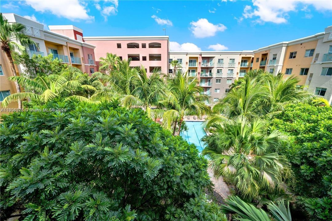 For Sale: $375,000 (2 beds, 2 baths, 1010 Square Feet)