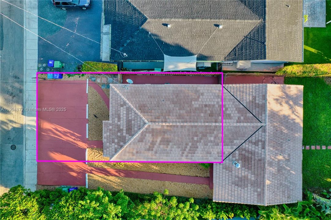 出租: $2,600 (2 贝兹, 1 浴室, 2105 平方英尺)