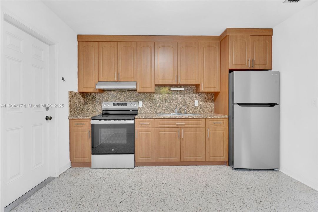 出租: $2,600 (2 贝兹, 1 浴室, 2105 平方英尺)