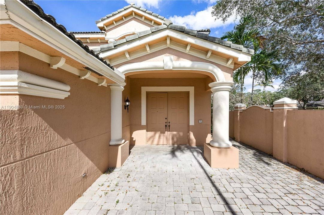 For Rent: $4,500 (3 beds, 3 baths, 2290 Square Feet)