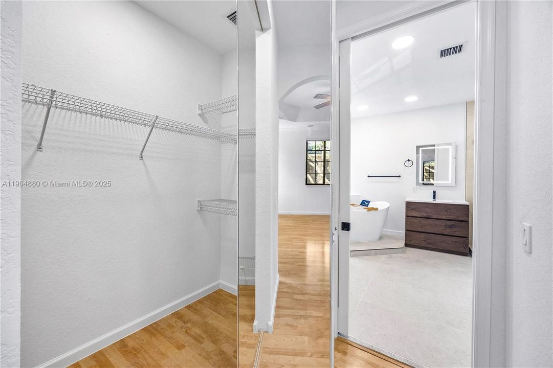 For Rent: $4,500 (3 beds, 3 baths, 2290 Square Feet)