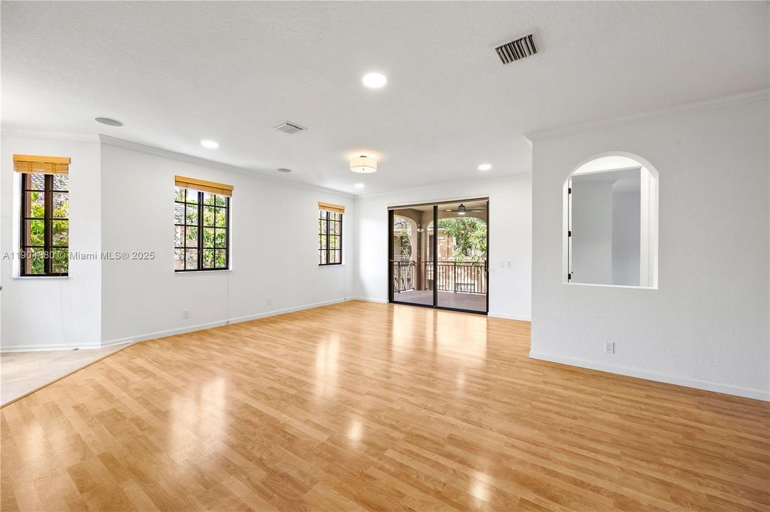 For Rent: $4,500 (3 beds, 3 baths, 2290 Square Feet)