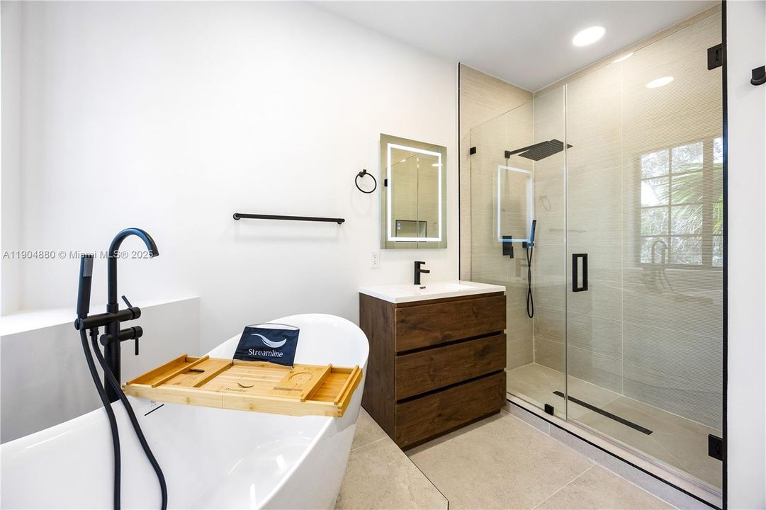 For Rent: $4,500 (3 beds, 3 baths, 2290 Square Feet)