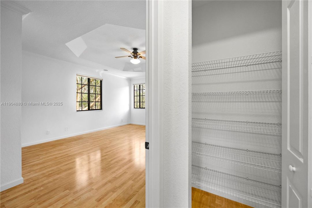 For Rent: $4,500 (3 beds, 3 baths, 2290 Square Feet)