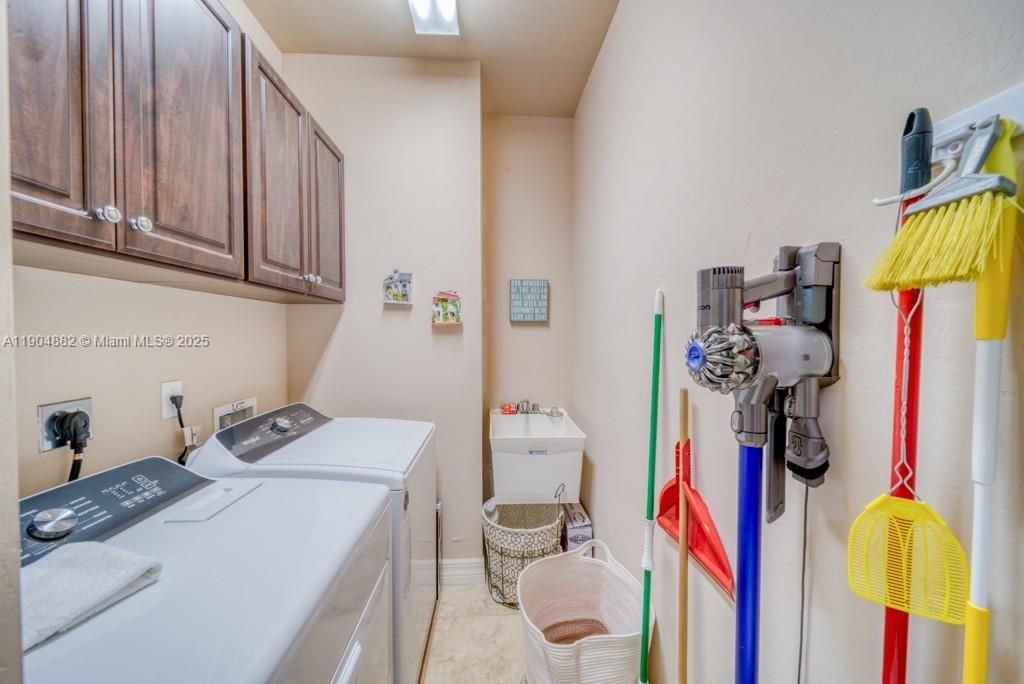 For Sale: $1,205,000 (3 beds, 3 baths, 0 Square Feet)