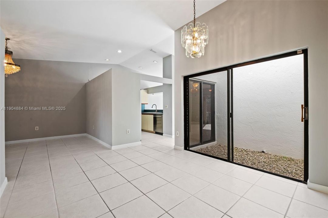 Recently Rented: $3,300 (3 beds, 2 baths, 1612 Square Feet)