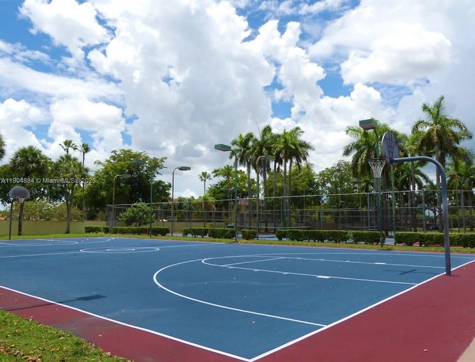 Recently Rented: $3,300 (3 beds, 2 baths, 1612 Square Feet)