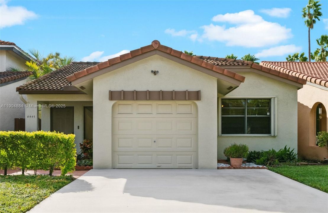 Recently Rented: $3,300 (3 beds, 2 baths, 1612 Square Feet)