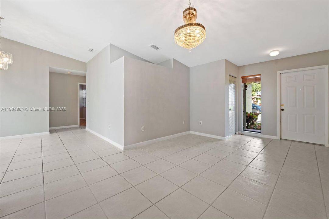 Recently Rented: $3,300 (3 beds, 2 baths, 1612 Square Feet)