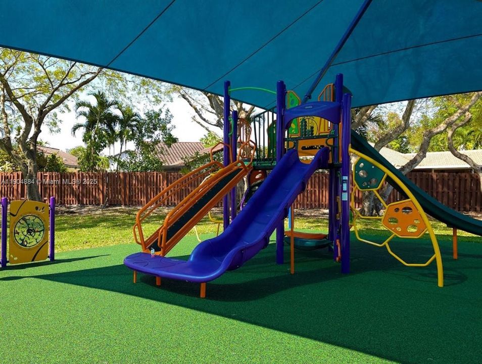 Recently Rented: $3,300 (3 beds, 2 baths, 1612 Square Feet)