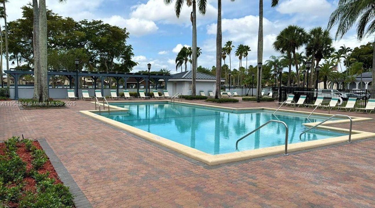 Recently Rented: $3,300 (3 beds, 2 baths, 1612 Square Feet)