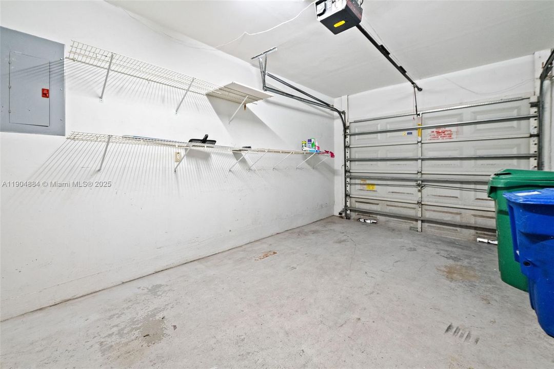 Recently Rented: $3,300 (3 beds, 2 baths, 1612 Square Feet)