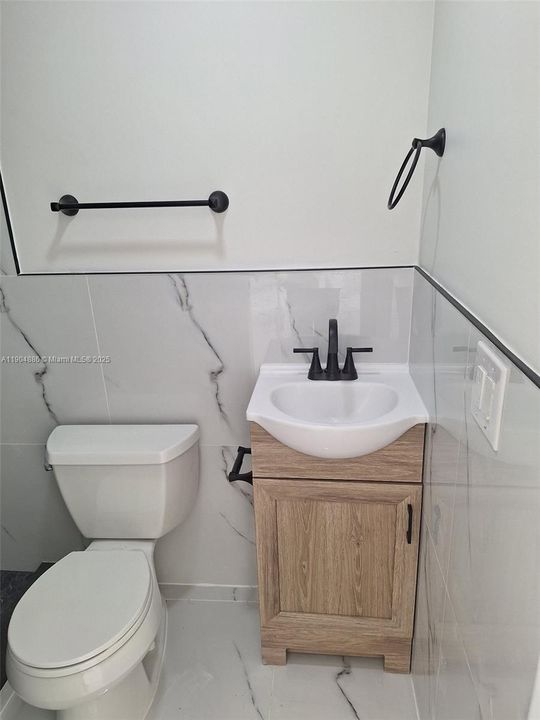 For Rent: $1,300 (0 beds, 1 baths, 1312 Square Feet)