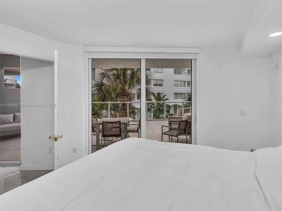 For Rent: $5,100 (2 beds, 2 baths, 1142 Square Feet)