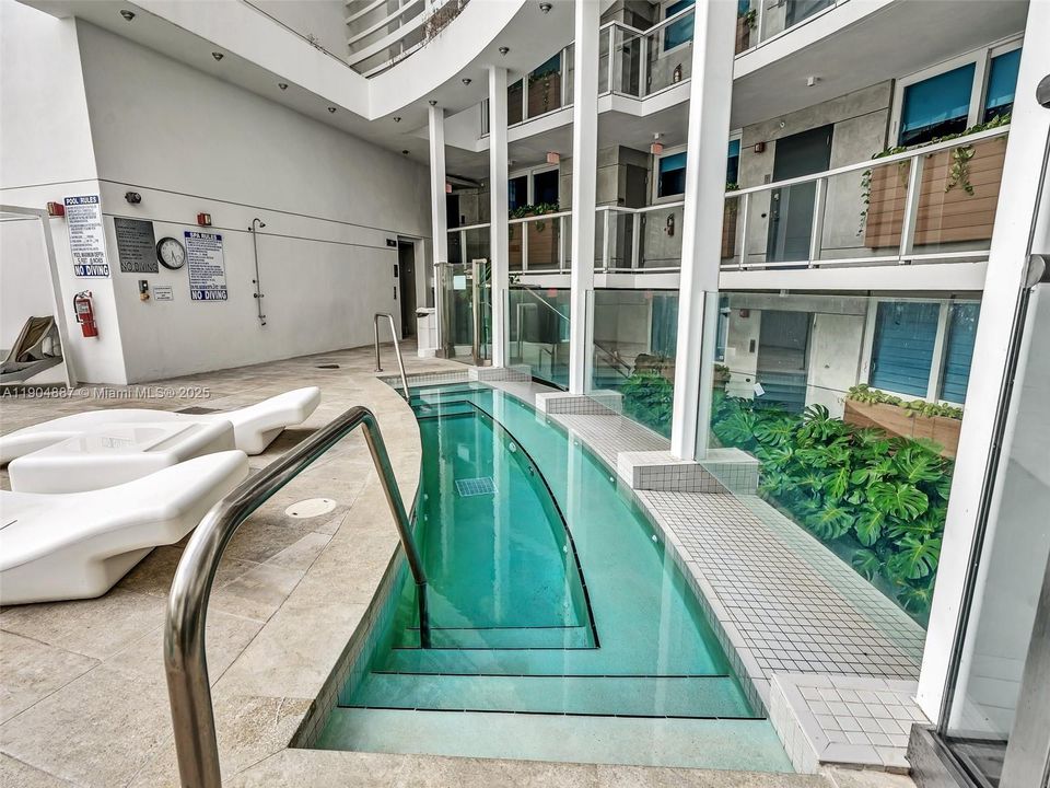 For Rent: $5,100 (2 beds, 2 baths, 1142 Square Feet)