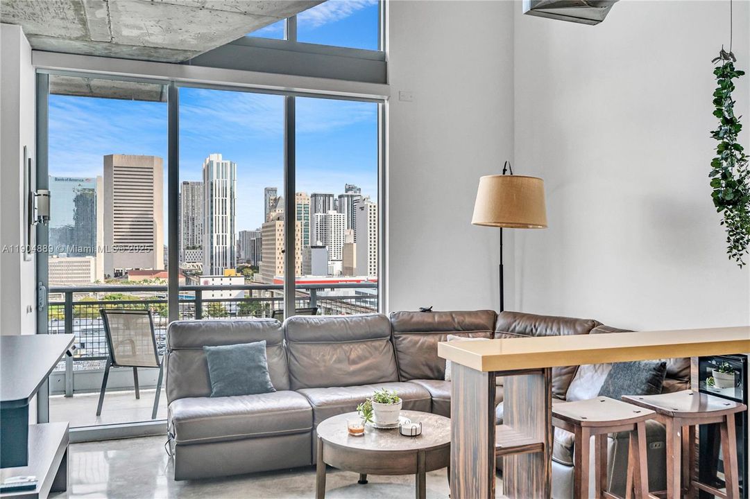 Недавно арендовано: $3,000 (1 спален, 1 ванн, 795 Квадратных фут)