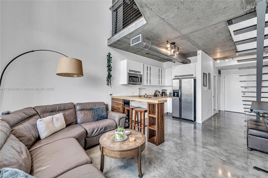 Недавно арендовано: $3,000 (1 спален, 1 ванн, 795 Квадратных фут)