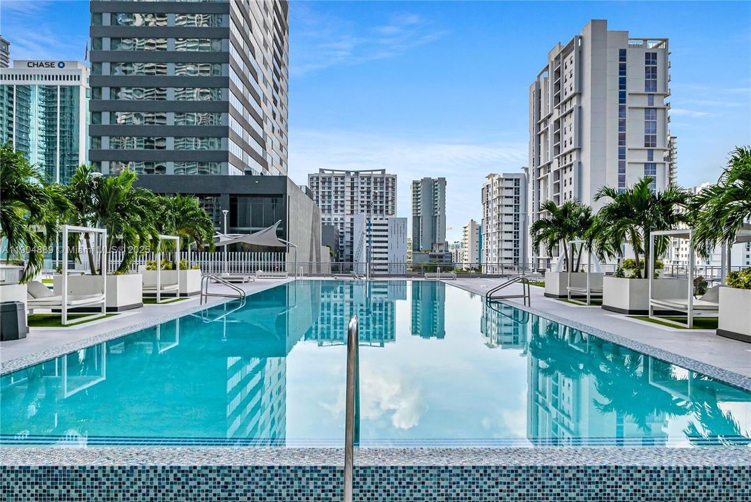 Недавно арендовано: $3,000 (1 спален, 1 ванн, 795 Квадратных фут)