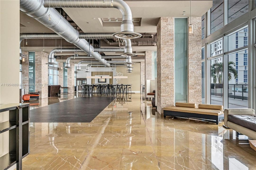 Недавно арендовано: $3,000 (1 спален, 1 ванн, 795 Квадратных фут)