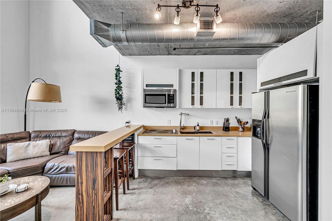 Недавно арендовано: $3,000 (1 спален, 1 ванн, 795 Квадратных фут)