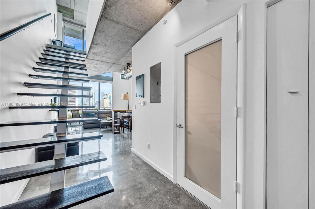 Недавно арендовано: $3,000 (1 спален, 1 ванн, 795 Квадратных фут)