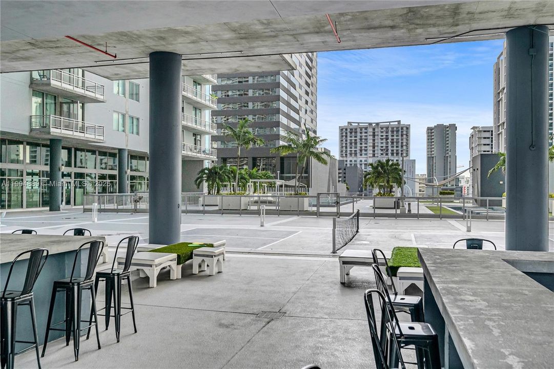 Недавно арендовано: $3,000 (1 спален, 1 ванн, 795 Квадратных фут)