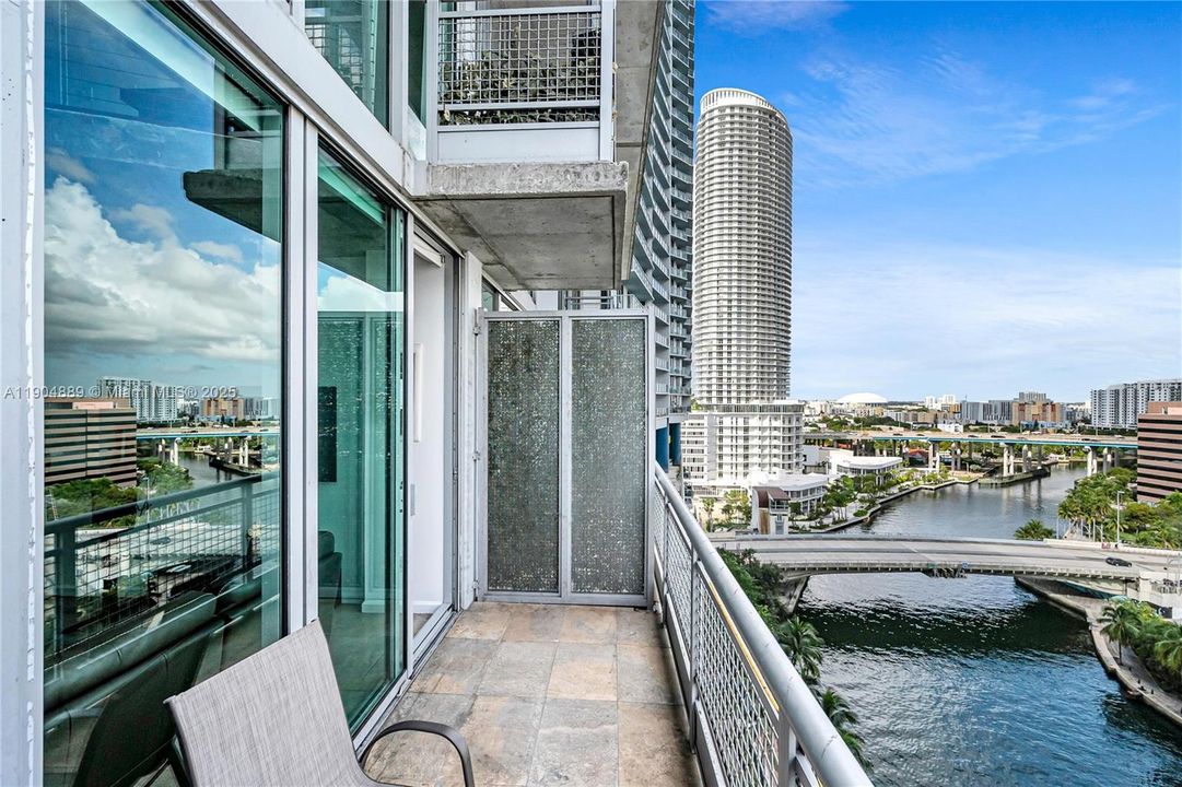 Недавно арендовано: $3,000 (1 спален, 1 ванн, 795 Квадратных фут)